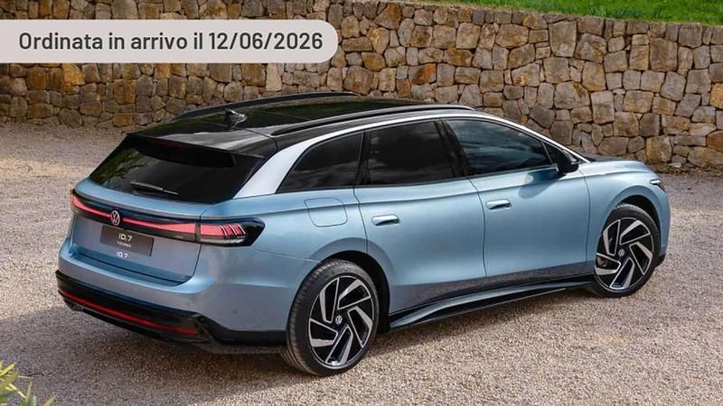 Argento Usata 2024 VW ID.7 GTX Station wagon | 63.520 € - Immagine 1/4