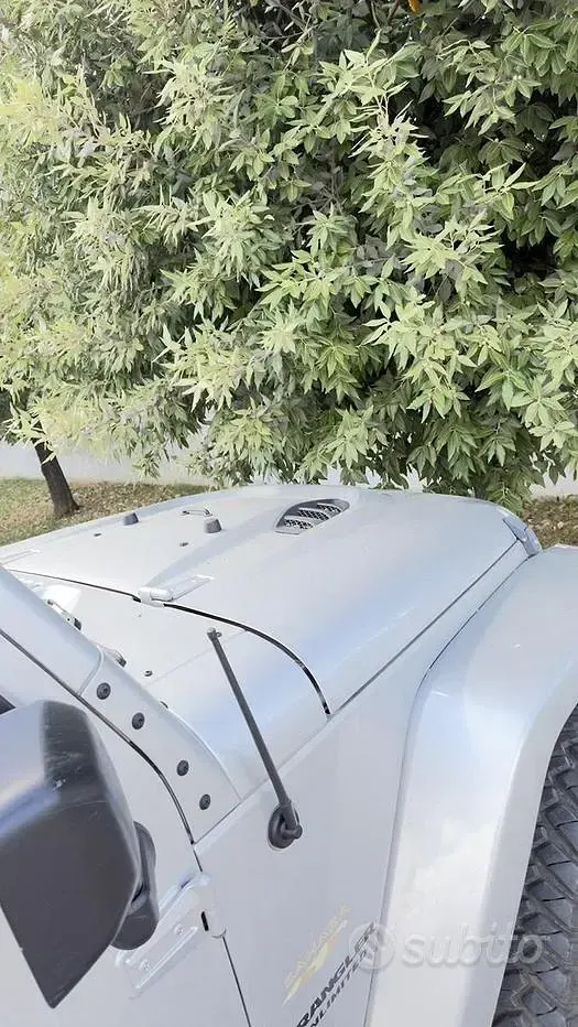 Usata Jeep Wrangler Sahara 200 CV (147 kW) 2011 Grigio SUV