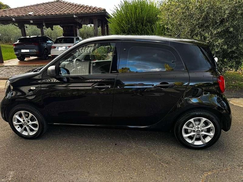 Nero Usata 2019 Smart ForFour Passion Utilitaria | 12.500 € (Buon prezzo) - Immagine 1/4