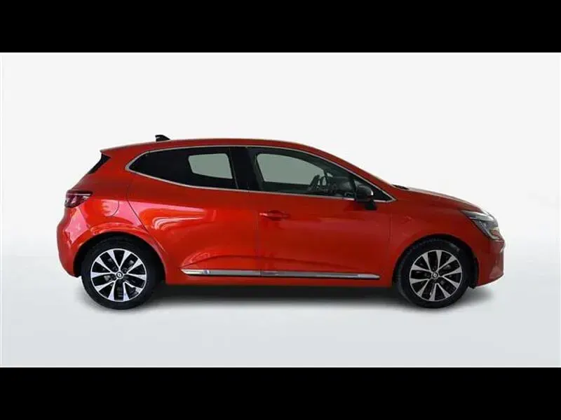Usata Renault Clio Techno 145 CV (106 kW) 2022 Arancione Utilitaria