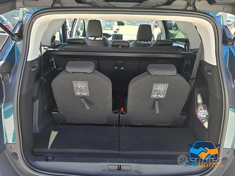 Usata Peugeot 5008 Active 131 CV (96 kW) 2019 Verde SUV