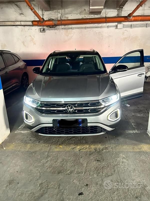 Usata VW T-Roc 110 CV (80 kW) 2022 Grigio SUV