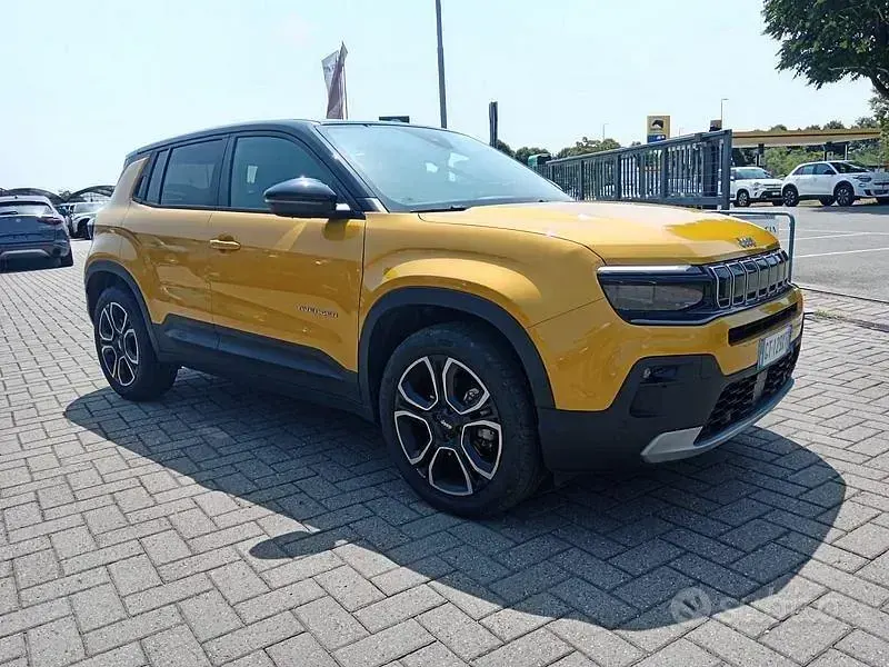 Usata Jeep Avenger Summit 101 CV (74 kW) 2024 Giallo SUV