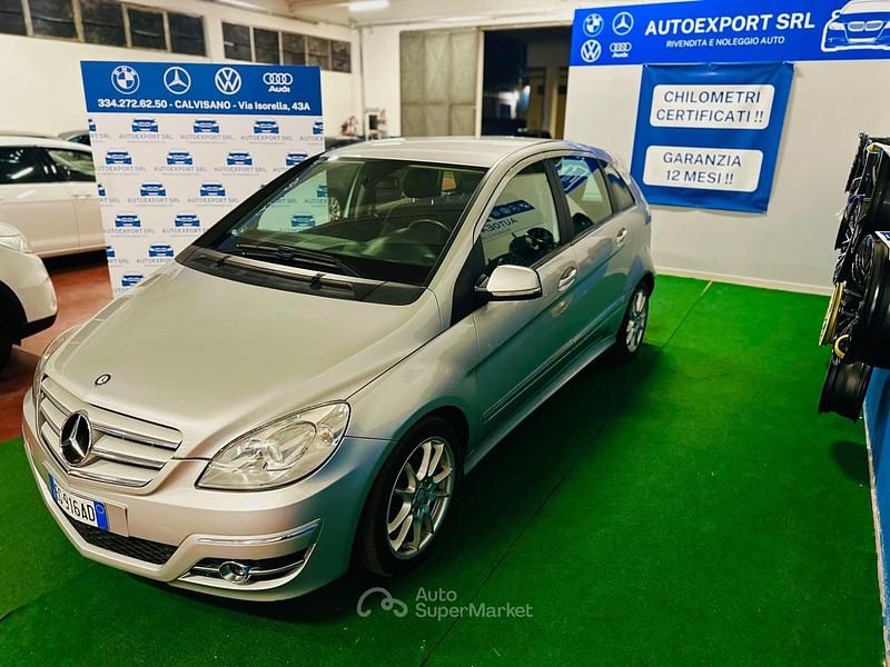 Usata Mercedes B200 140 CV (102 kW) 2010 Argento Monovolume