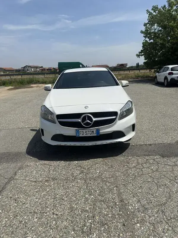 Usata Mercedes A180 109 CV (80 kW) 2016 Utilitaria