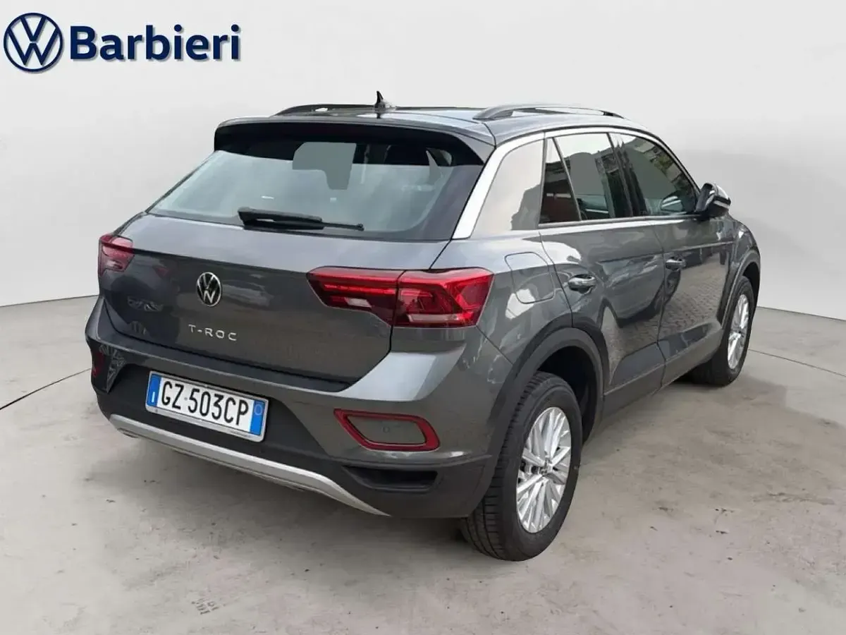 Usata VW T-Roc Life 116 CV (85 kW) 2025 Grigio SUV
