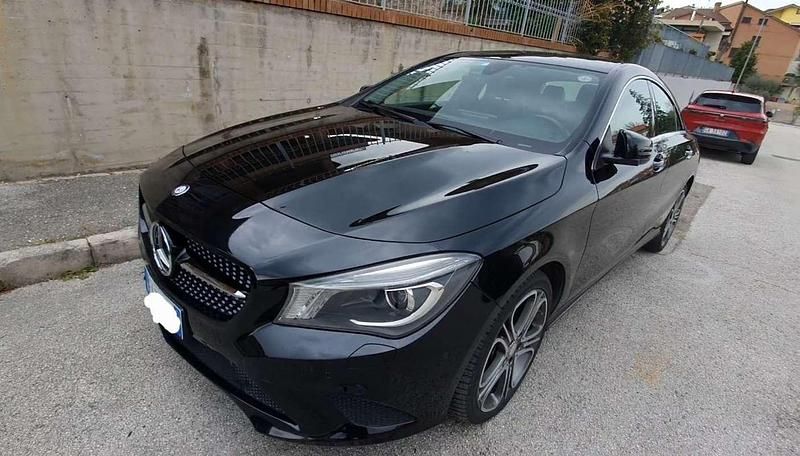 Usata Mercedes CLA200 136 CV (100 kW) 2015 Nero Berlina