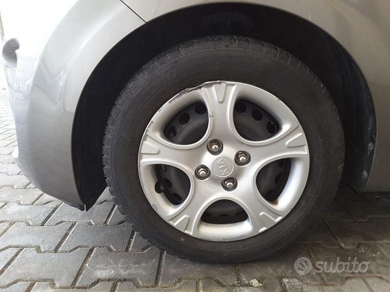 Usata Kia Picanto Active 67 CV (49 kW) 2019 Grigio Utilitaria