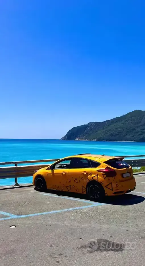 Usata Ford Focus ST 250 CV (183 kW) 2014 Giallo Berlina