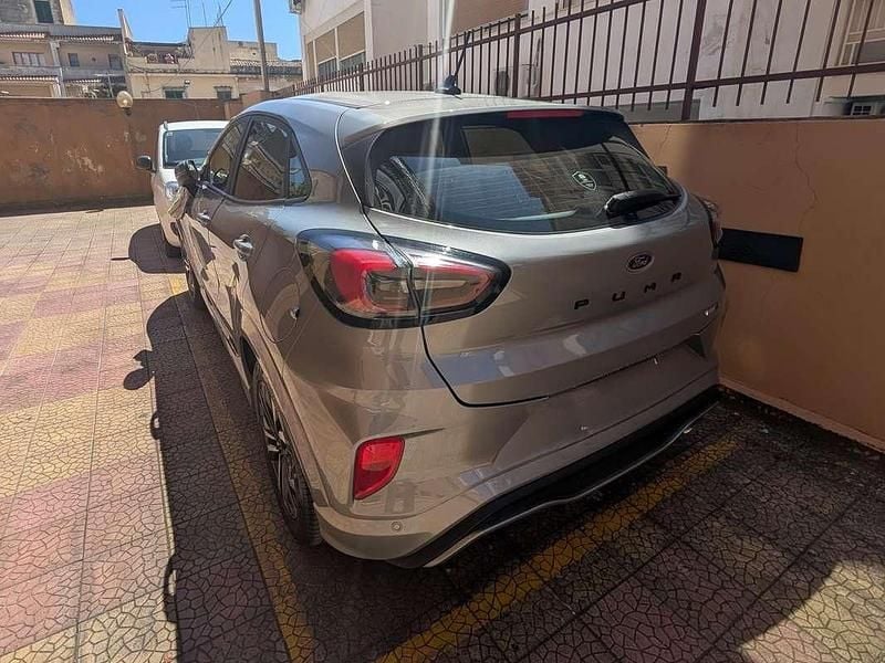 Second-hand Ford Puma ST-Line 125 CP (91 kW) 2023 Argintiu SUV