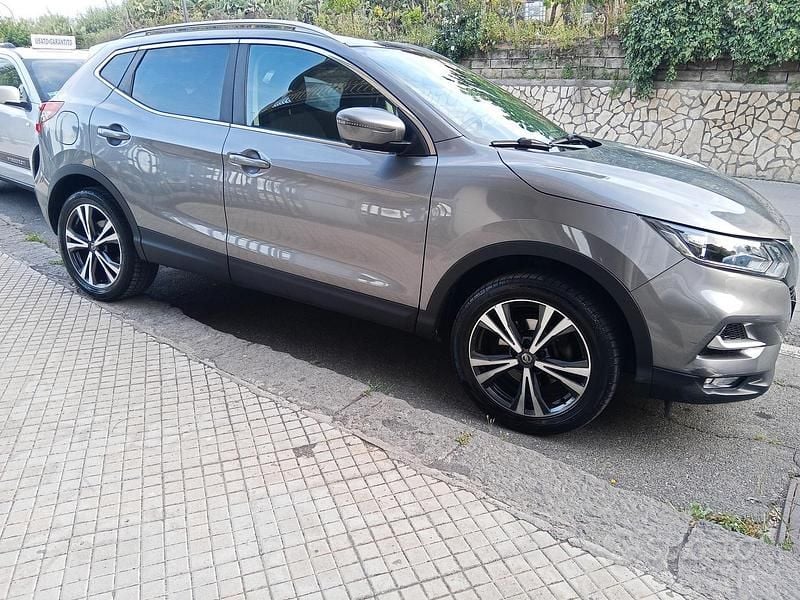 Usata Nissan Qashqai 116 CV (85 kW) 2019 Grigio SUV