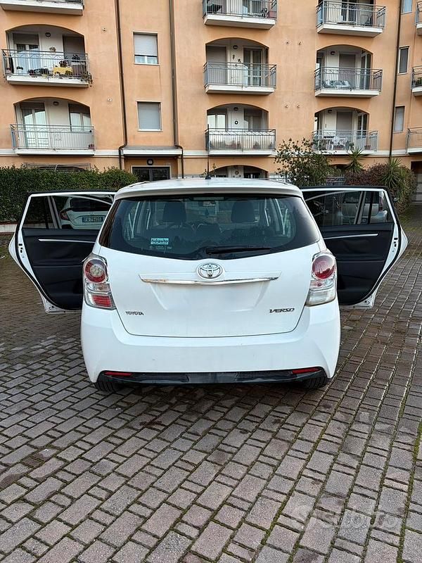 Usata Toyota Verso 132 CV (97 kW) 2014 Monovolume