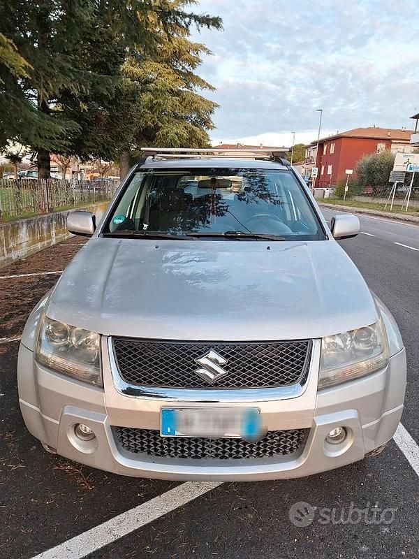 Usata Suzuki Vitara 19 CV (13 kW) 2006 Grigio SUV