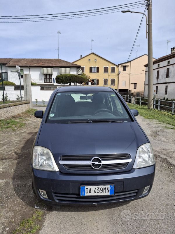 Usata 2006 Opel Meriva Monovolume | 1200 € - Immagine 1/4