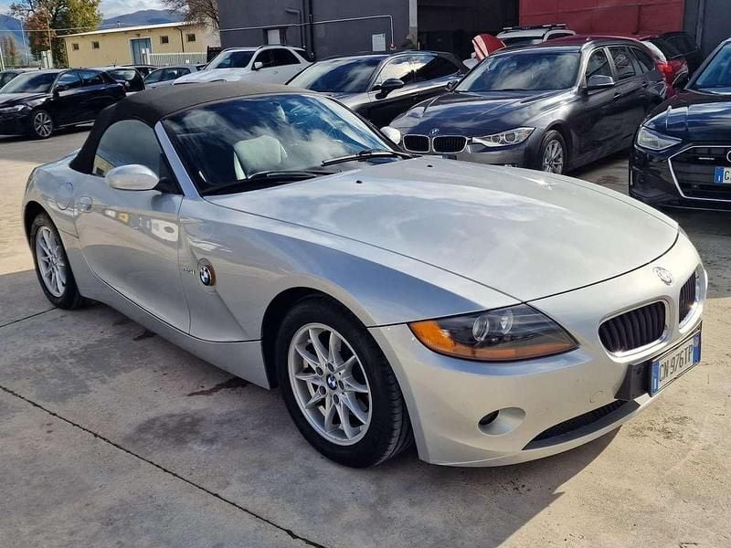 Argento Usata 2004 BMW Z4 Cabrio | 18.900 € (Buon prezzo) - Immagine 1/4