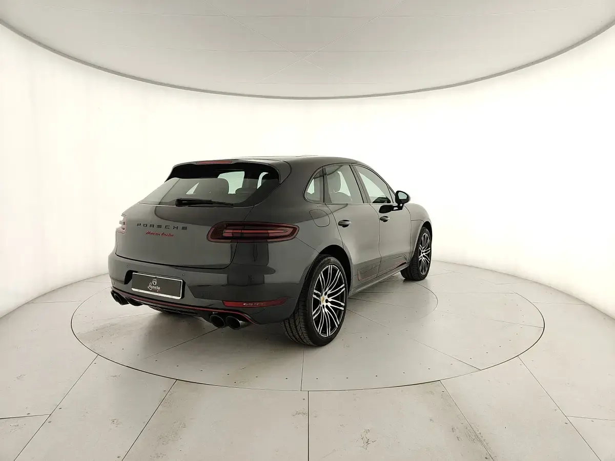 Usata Porsche Macan Turbo Performance Package 441 CV (324 kW) 2018 Grigio SUV