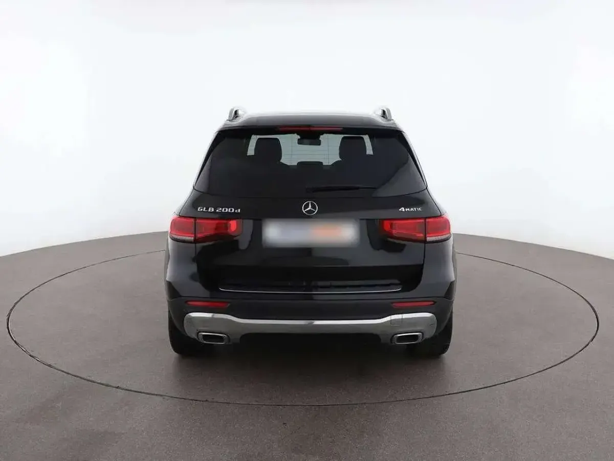 Usata Mercedes GLB200 150 CV (110 kW) 2020 Nero SUV