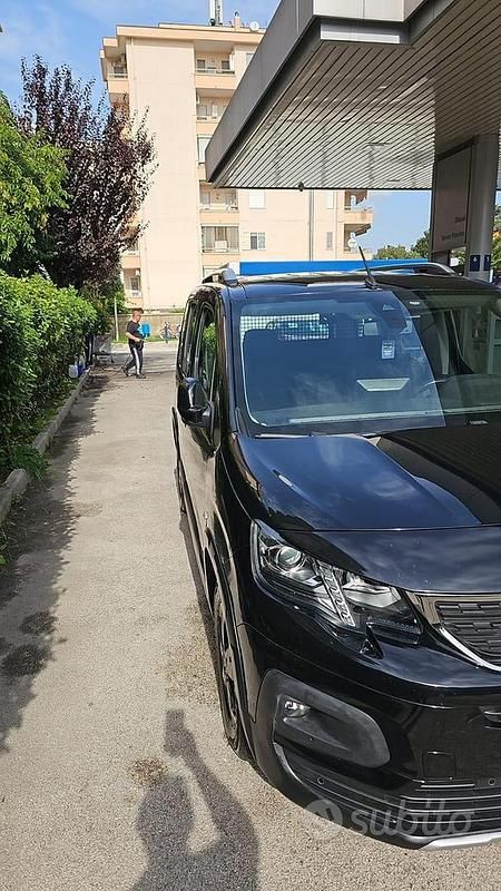 Usata Peugeot Rifter 131 CV (96 kW) 2020 Nero Monovolume