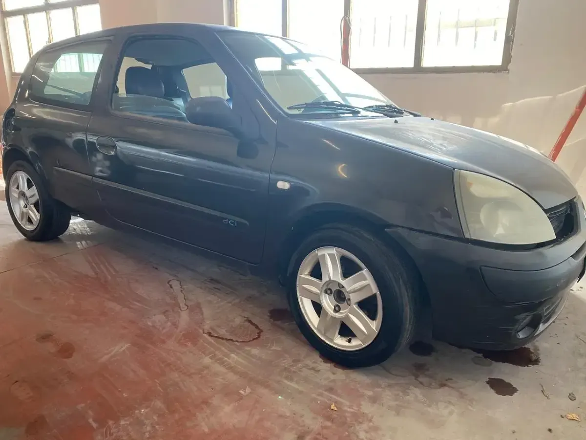 Usata Renault Clio II 100 CV (73 kW) 2005 Nero Berlina