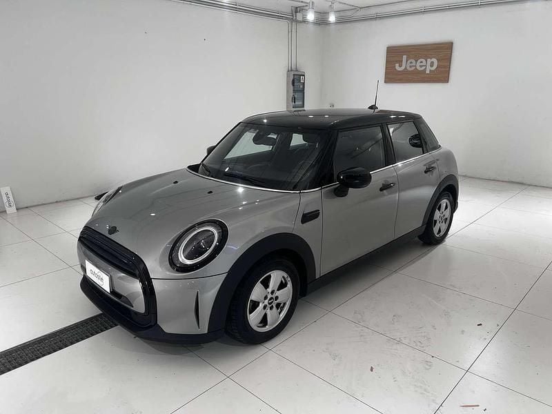 Argento Usata 2023 Mini Cooper Essential Utilitaria | 24.500 € (Buon prezzo) - Immagine 1/4