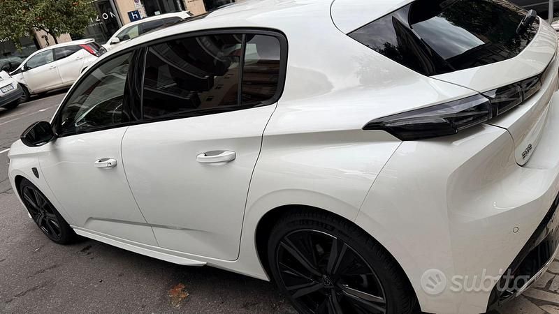 Usata Peugeot 308 GT 131 CV (96 kW) 2022 Berlina