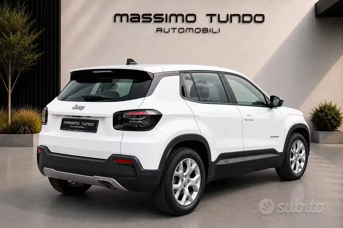 Usata Jeep Avenger Altitude 101 CV (74 kW) 2024 Bianco SUV