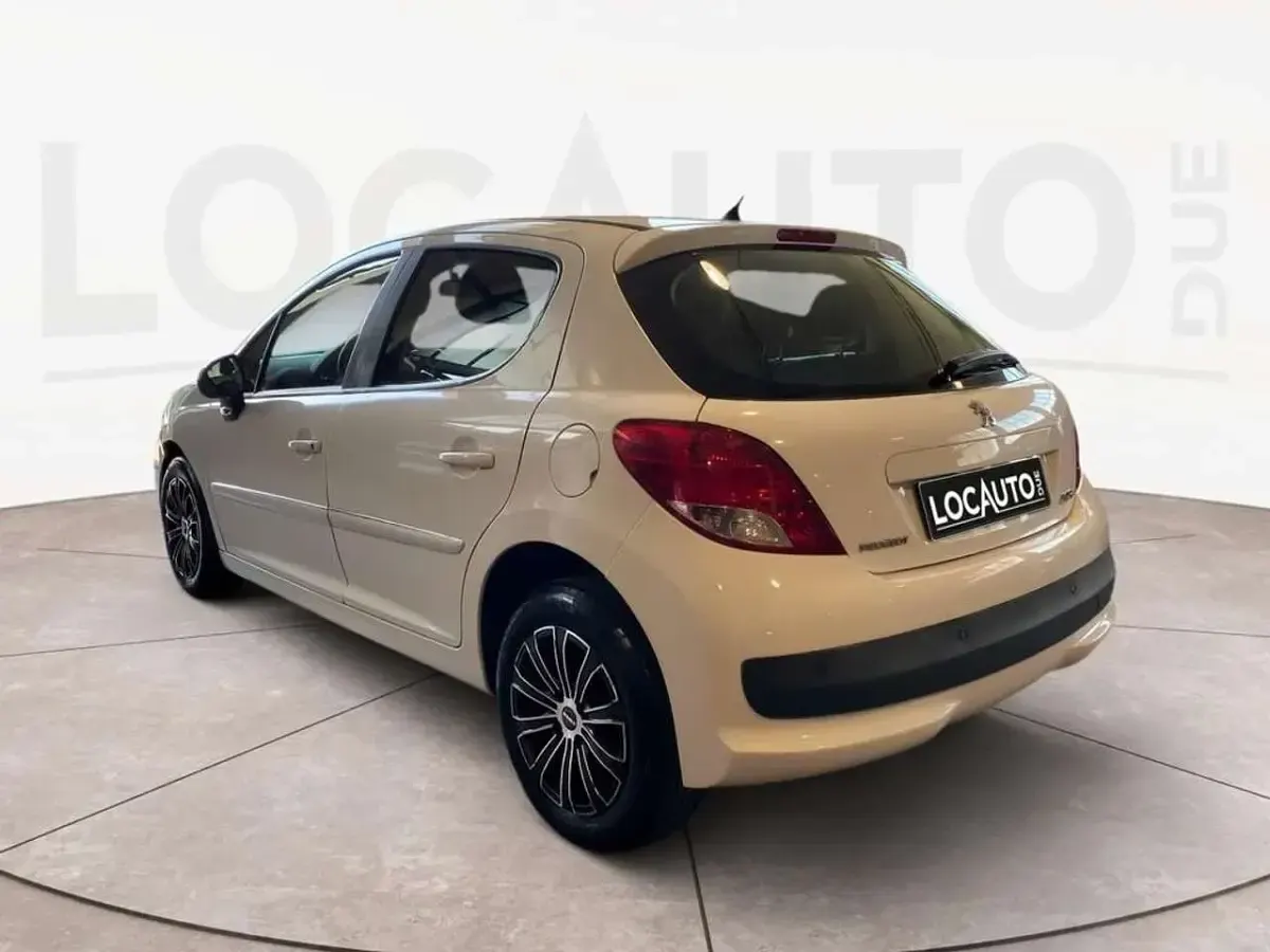 Usata Peugeot 207 68 CV (50 kW) 2014 Bianco Cabrio