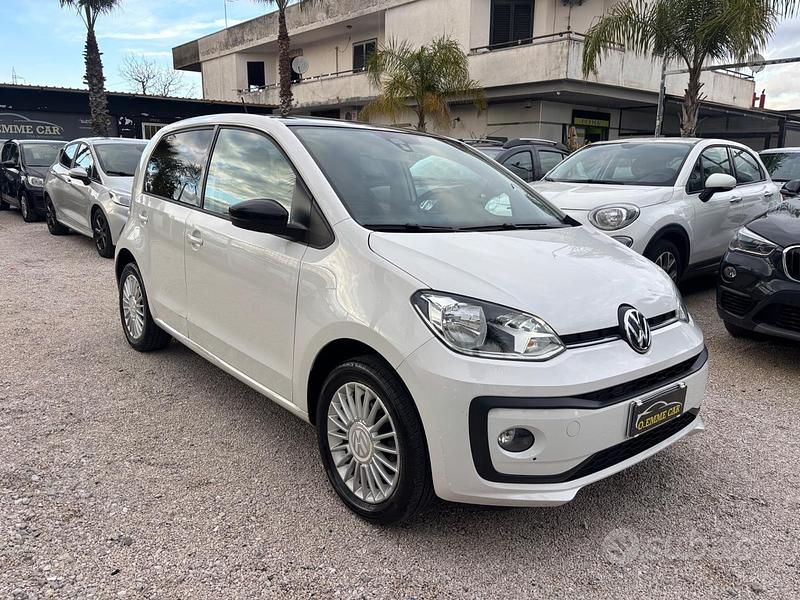 Usata VW up! move up! 68 CV (50 kW) 2018 Bianco Utilitaria