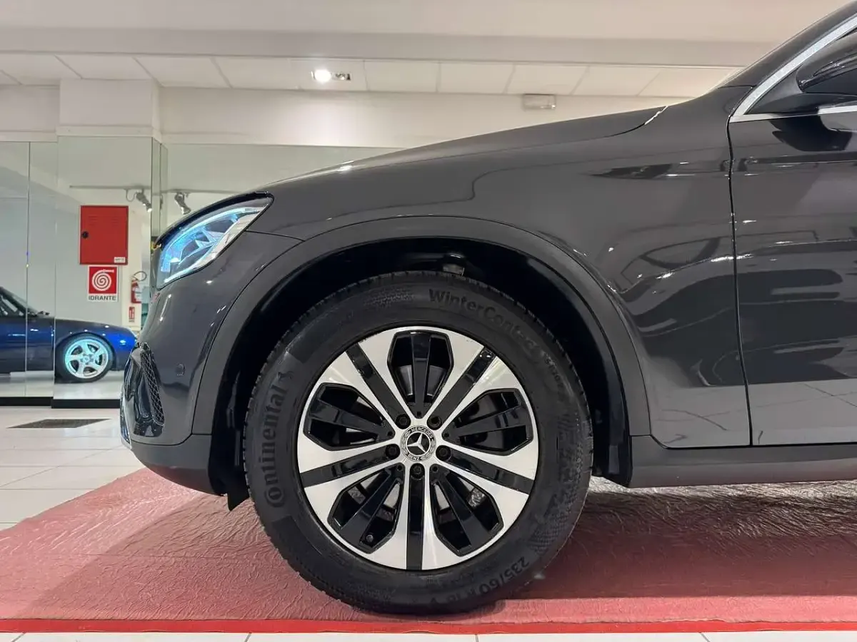 Usata Mercedes GLC220 194 CV (142 kW) 2022 Grigio SUV