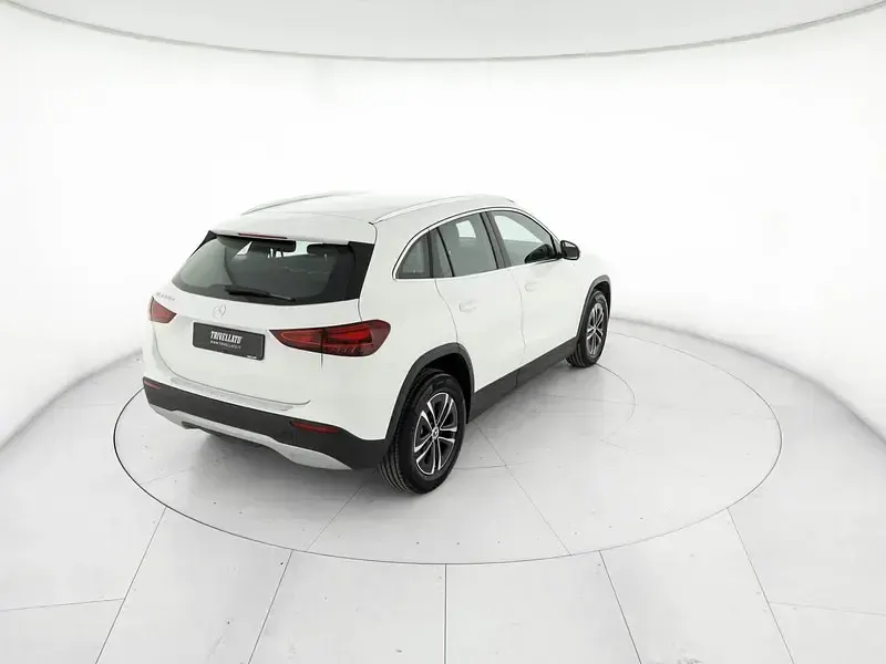 Usata Mercedes GLA180 Executive 116 CV (85 kW) 2024 Bianco SUV