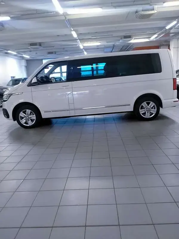 Usata VW Caravelle Comfortline 150 CV (110 kW) 2020 Bianco Furgone