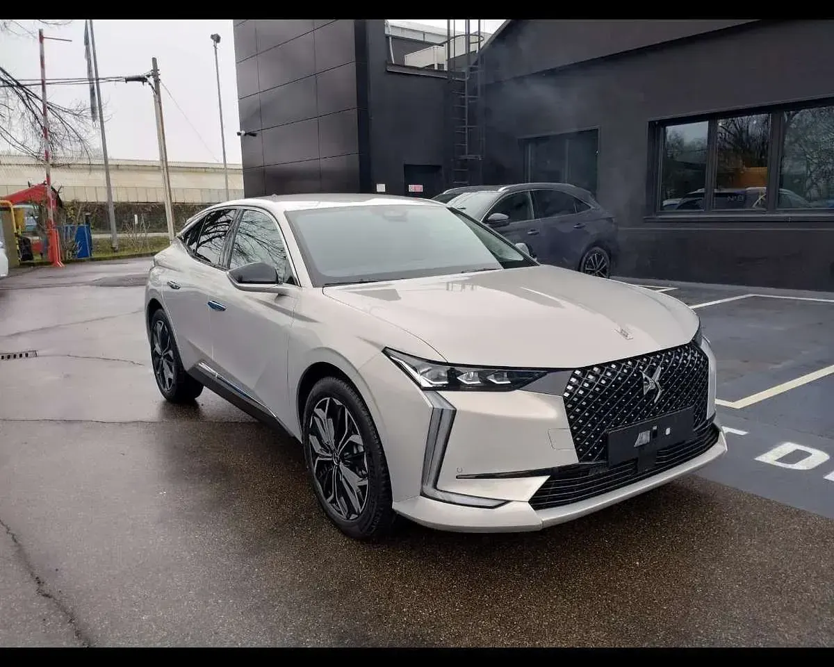 Nuova DS Automobiles DS4 136 CV (100 kW) 2025 Grigio cristallo _ m SUV