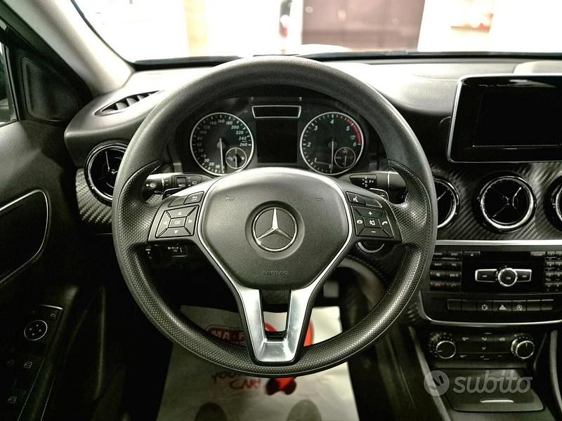 Usata Mercedes GLA180 Executive 109 CV (80 kW) 2015 Nero SUV