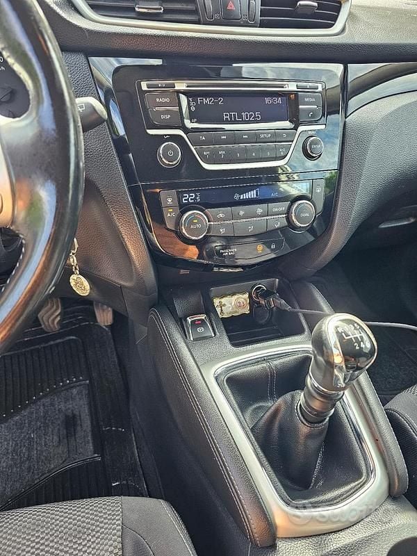 Usata Nissan Qashqai 131 CV (96 kW) 2015 Grigio SUV