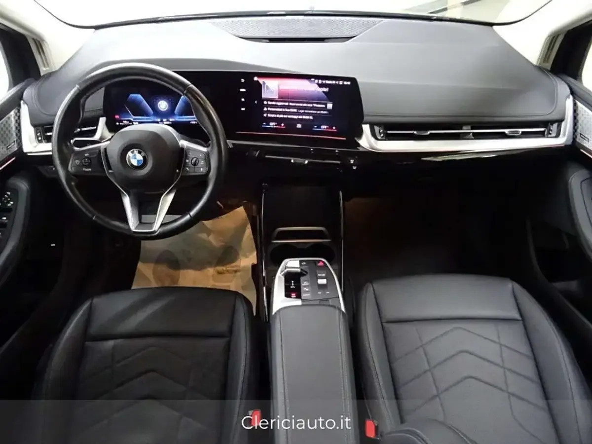 Usata BMW 223 Active Tourer Luxury Line 197 CV (144 kW) 2023 Verde Monovolume