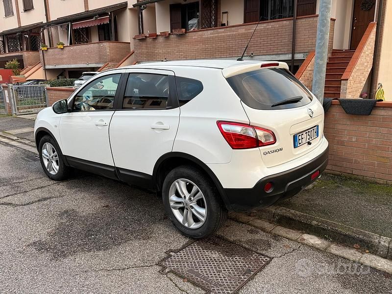 Usata Nissan Qashqai Acenta 110 CV (80 kW) 2011 Bianco SUV