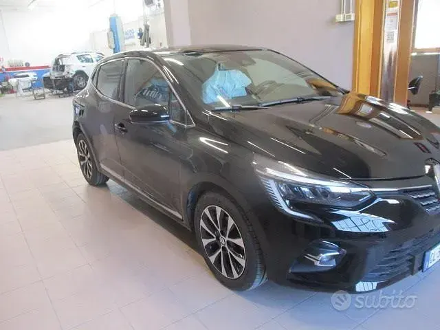 Usata Renault Clio V Techno 91 CV (66 kW) 2022 Nero Utilitaria