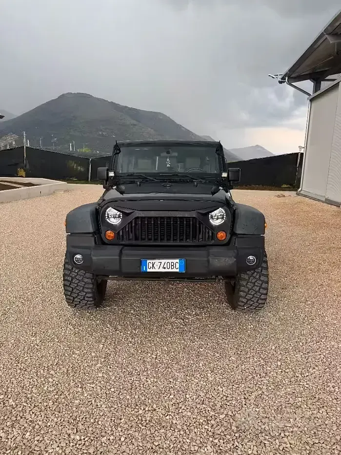 Usata Jeep Wrangler Sport 177 CV (130 kW) 2011 Nero SUV