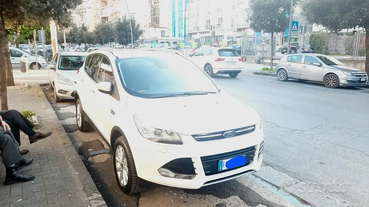 Usata Ford Kuga 120 CV (88 kW) 2016 Bianco SUV
