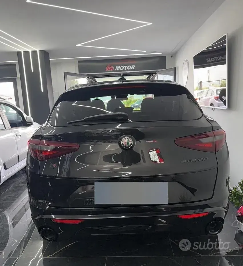 Usata Alfa Romeo Stelvio Veloce 209 CV (153 kW) 2025 Nero SUV
