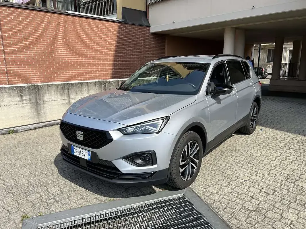 Usata Seat Tarraco Business 150 CV (110 kW) 2023 Argento SUV