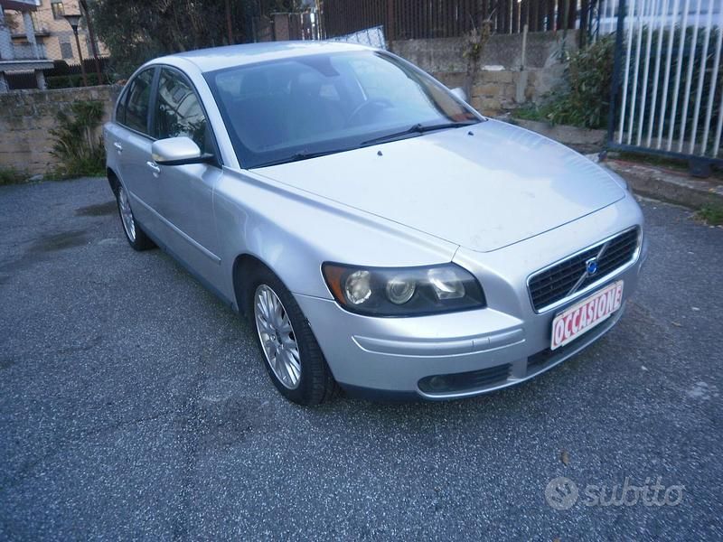 Usata Volvo S40 Kinetic 136 CV (100 kW) 2005 Argento Berlina