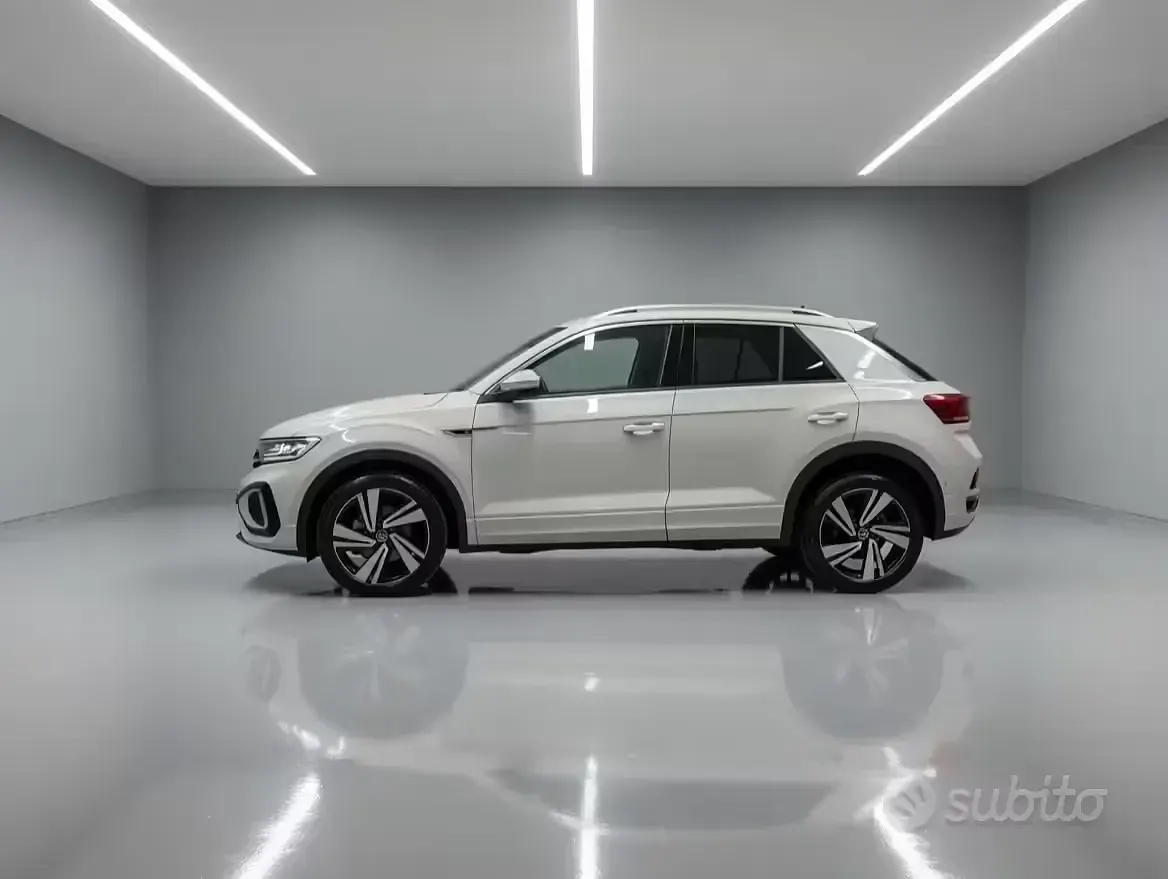 Usata VW T-Roc R-line 116 CV (85 kW) 2022 Beige SUV