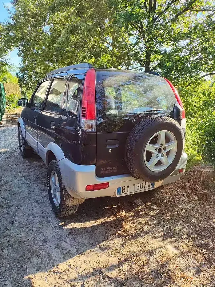 Usata Daihatsu Terios 86 CV (63 kW) 2002 Nero SUV