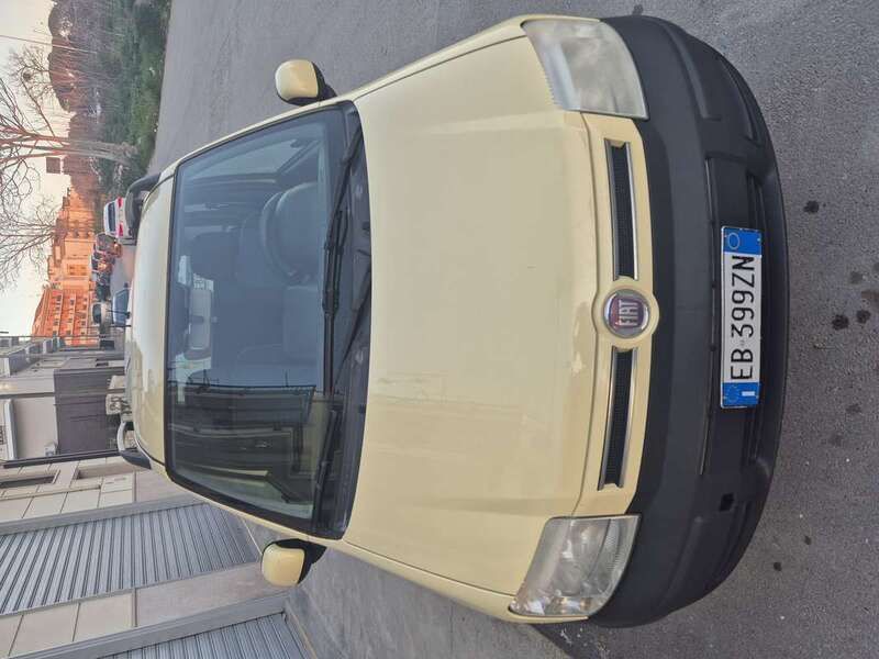 Usata 2010 Fiat Panda Dynamic Due volumi | 2900 € (Ottimo prezzo) - Immagine 1/4