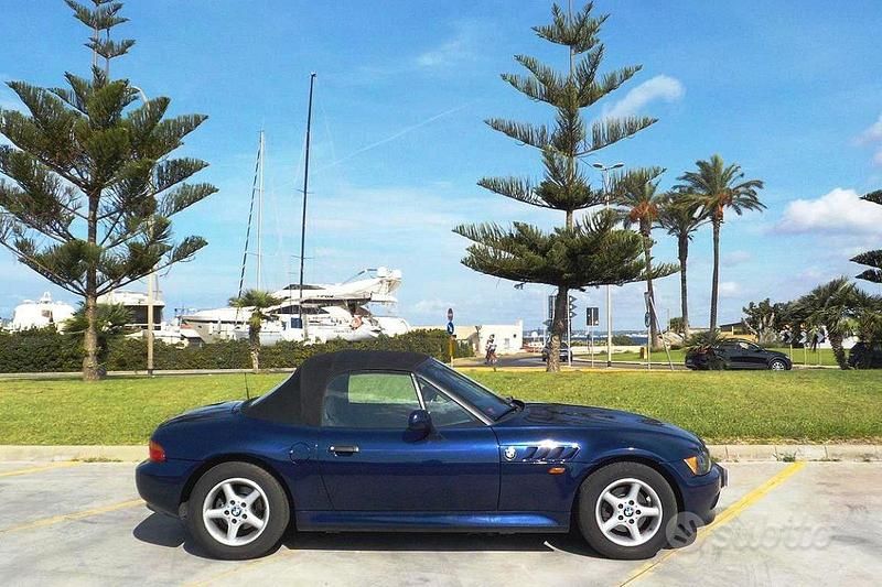 Usata BMW Z3 Efficient Dynamics 140 CV (102 kW) 1996 Blu/azzurro Cabrio