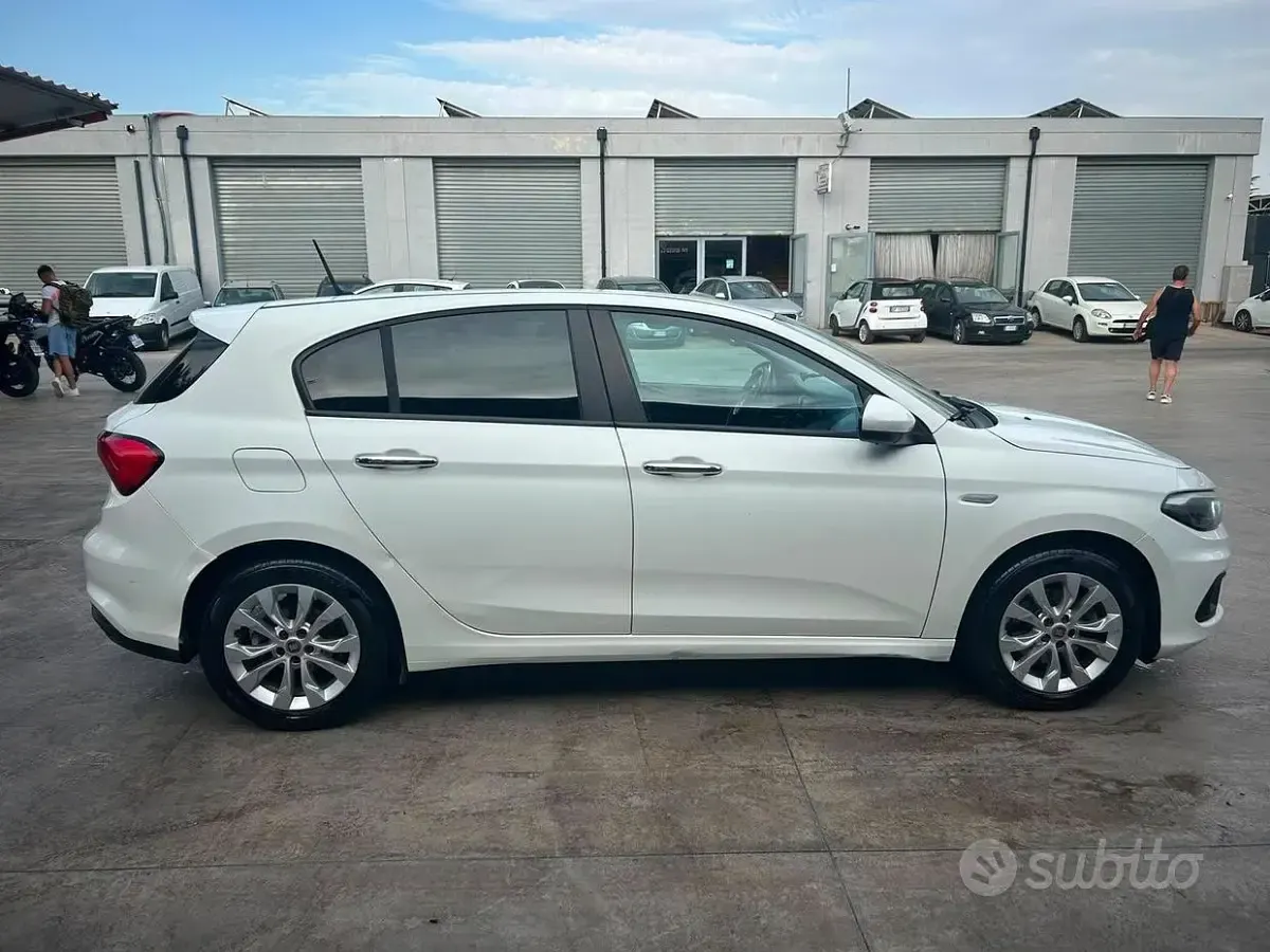 Usata Fiat Tipo 95 CV (69 kW) 2017 Bianco Berlina
