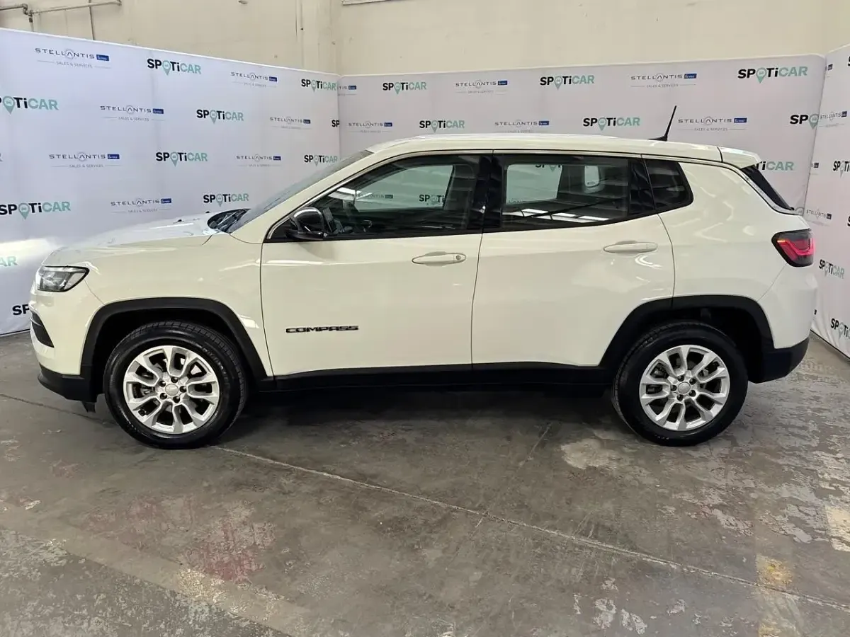 Usata Jeep Compass Night Eagle 131 CV (96 kW) 2022 Bianco SUV