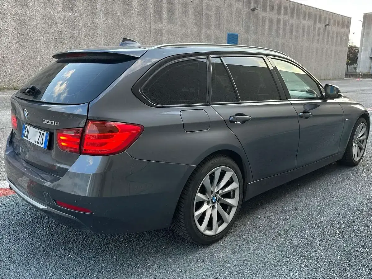 Usata BMW 320 184 CV (135 kW) 2012 Grigio Station wagon