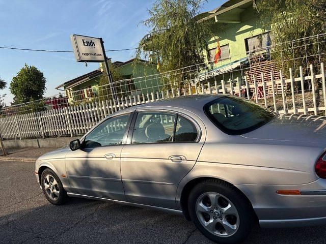 Antracite(met.) Usata 2000 Jaguar S-Type Executive Tre volumi | 4900 € (Buon prezzo) - Immagine 1/4